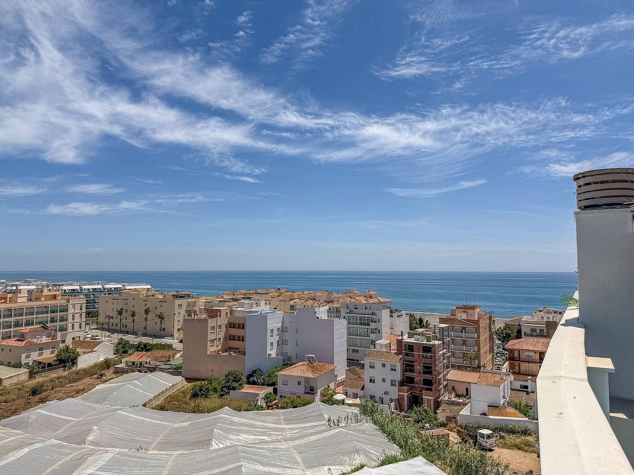 Apartamento entero, Apartamento 'Vuestro Refugio Privado con Vistas al Mar' con Wi-Fi y Aire Acondicionado in Torrox Costa, Torrox