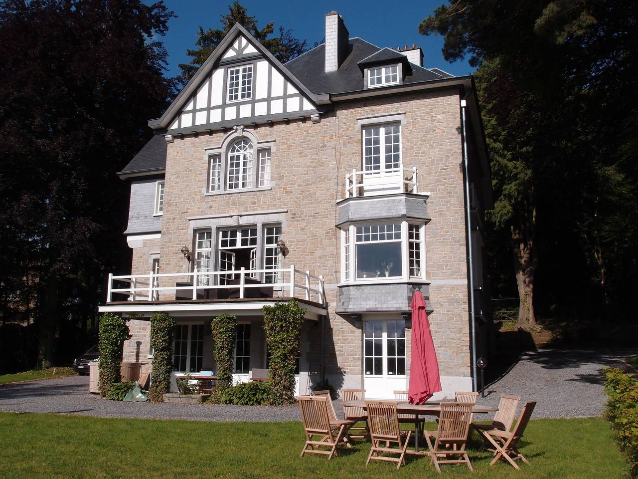 Amplia villa spa con jardín in Spa, Liège region