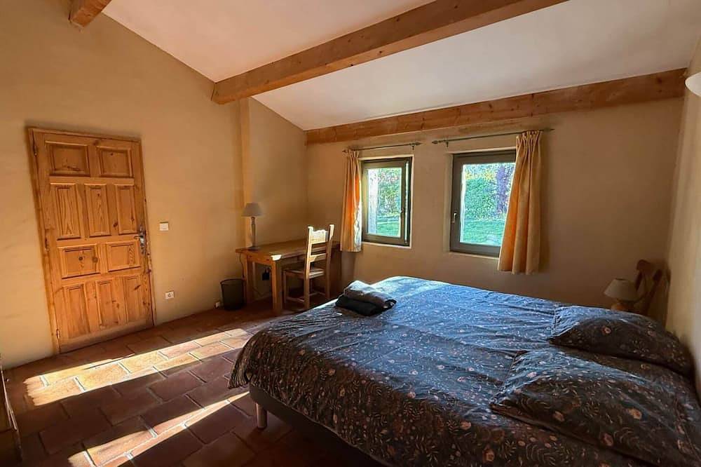 Casita de campo 'Avec Piscine De 25 M Et Spa' con vistas a la montaña, piscina privada y Wi-Fi in Saint-Mathieu-de-Tréviers, Region de Montpellier