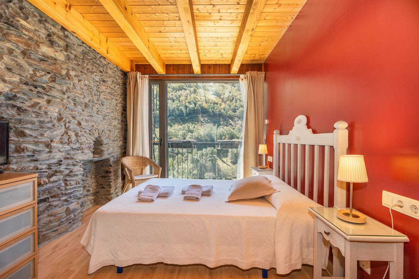 Casa rural 'Casa Guillem 2' con vistas al lago, Wi-Fi y aire acondicionado in Tavascan, Lladorre