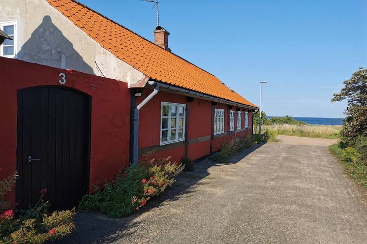 Ferieudlejning for 6 personer, med Terrasse og Have i Svaneke