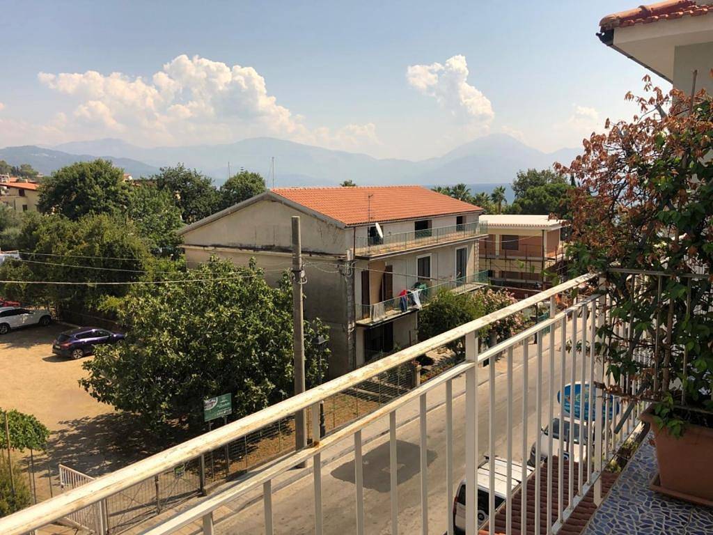 Appartamento intero, One-Bedroom Apartment in Scario, San Giovanni a Piro