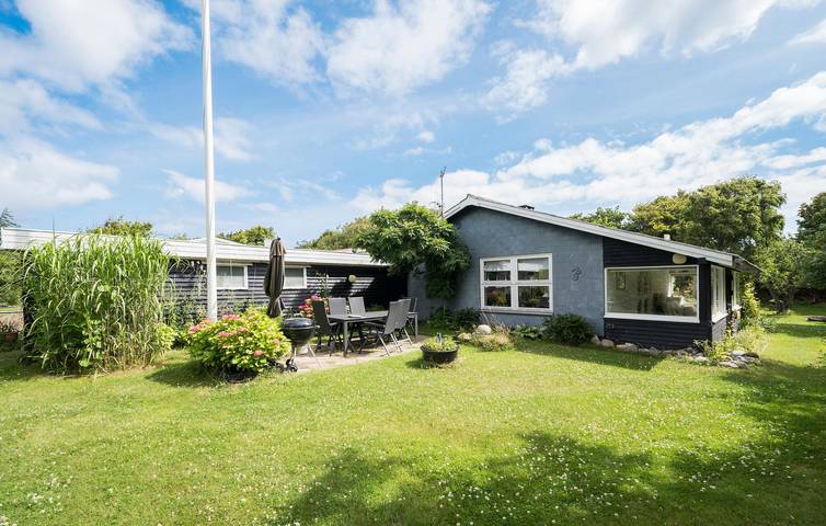Feriehus for 4 personer med terrasse in Langø, Martofte
