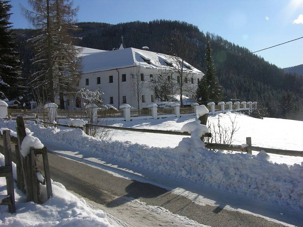 Schloss Berg Klösterle in Zedlitzdorf, Bezirk Feldkirchen
