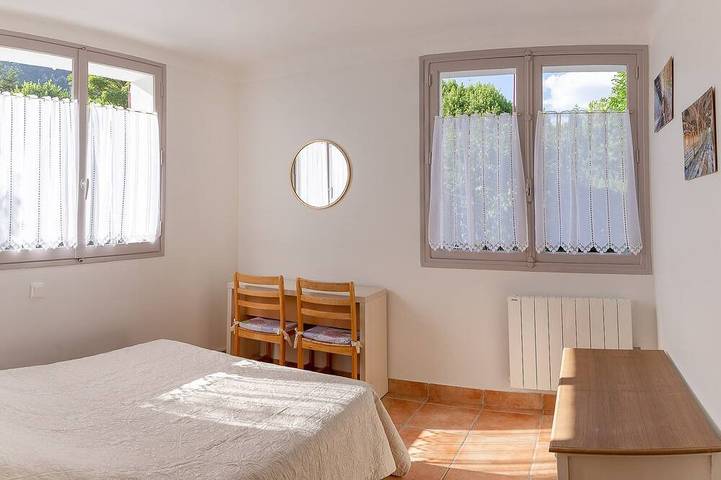 Location de vacances pour 8 personnes, avec jardin, animaux acceptés dans Lac de Castillon - 2