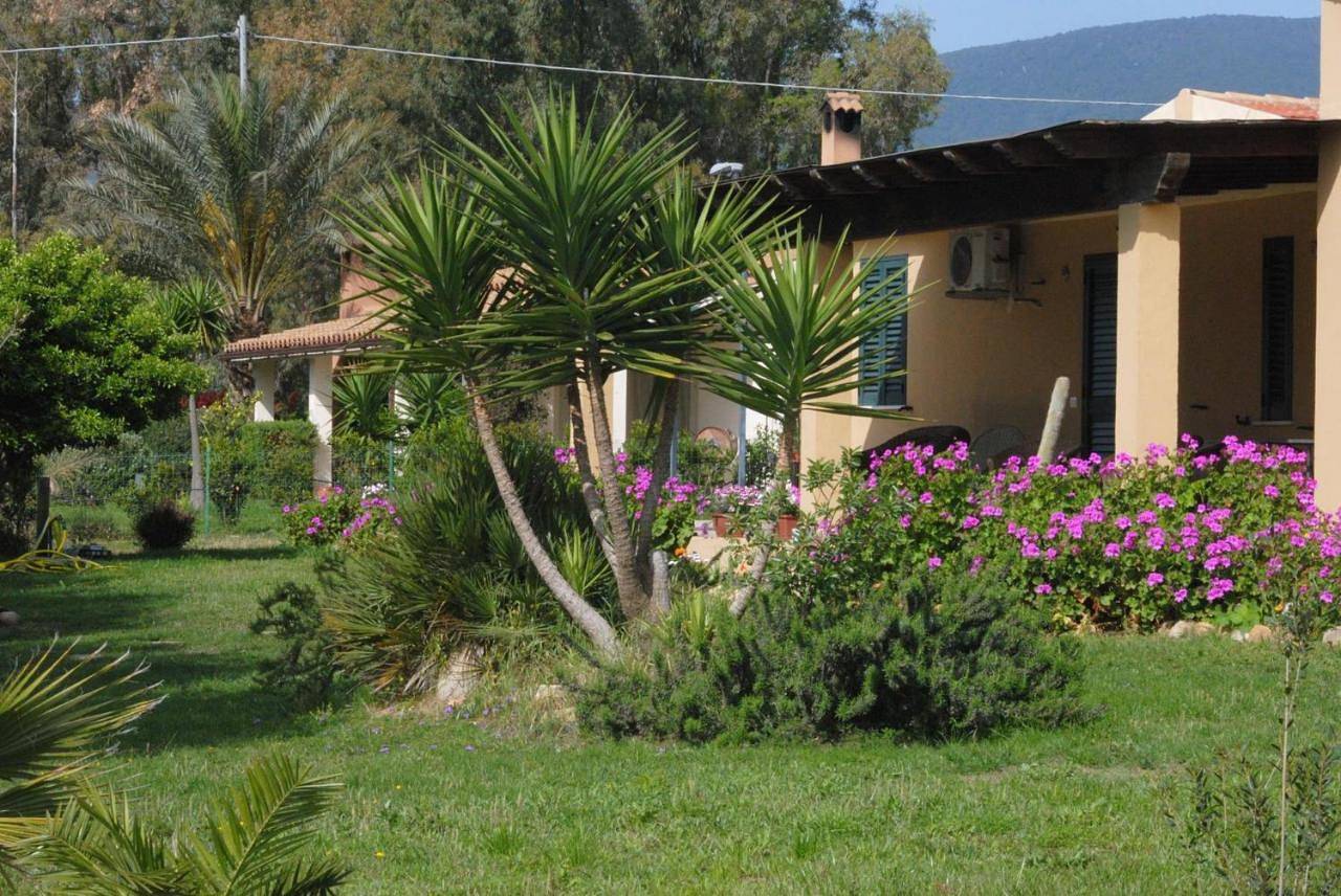 Triple Room with Garden View in Castiadas, Province de Cagliari