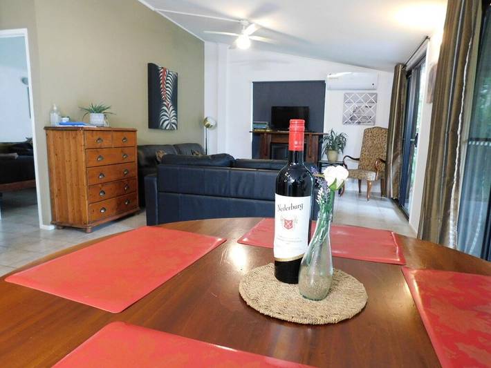 Cottage for 4 people, with garden and terrace in Sunshine Coast