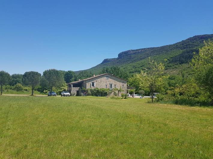 Location de vacances pour 19 personnes, avec jardin et vue ainsi que piscine et terrasse à Laroque (Hérault) - 3