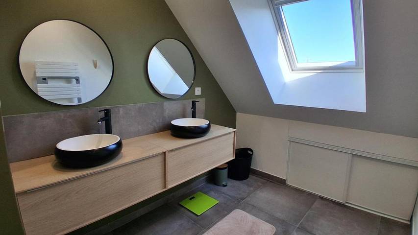 Location de vacances pour 6 personnes, avec jardin ainsi que terrasse et jacuzzi à Changé - 4