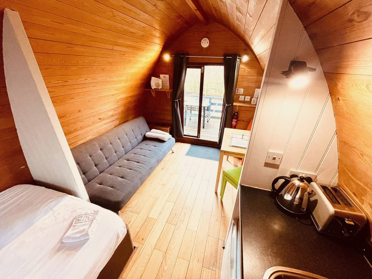 Megapod 2 at Lee Wick Farm Cottages & Glamping in Point Clear, St Osyth
