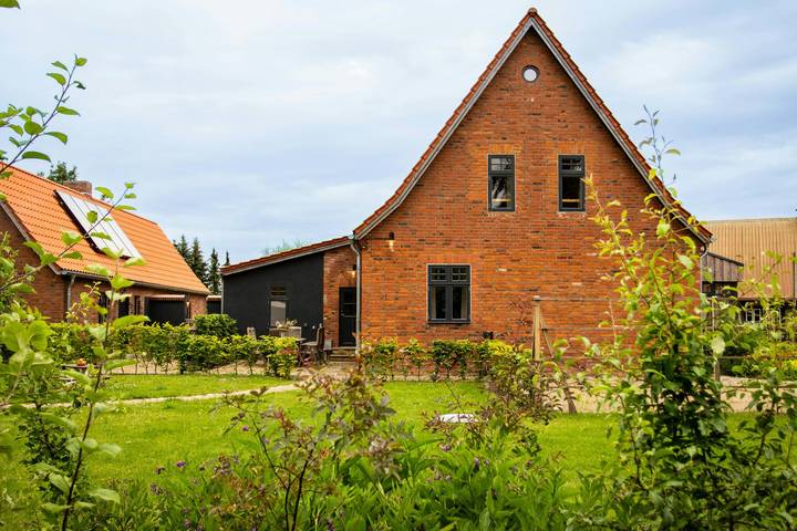 Idyllisches Landhaus zwischen Hamburg und Berlin in Langen Jarchow, Kloster Tempzin