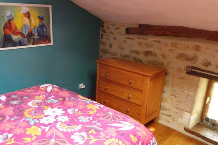 Gîte pour 3 personnes, avec Terrasse et Jardin à Écuras - 3