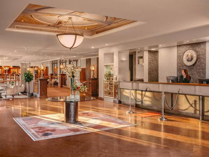 Hôtel pour 3 personnes, avec Terrasse et Jardin ainsi que Piscine et Vue