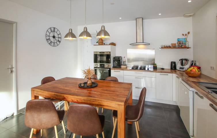 Modernes Apartment mit Pool und Parkplatz, 800m zum Stadtzentrum in Morières-lès-Avignon, Vaucluse