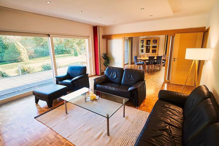 Schönes großes Ferienhaus mit Wintergarten am Edersee/Kellerwald, Hunde erlaubt in Vöhl, Landkreis Waldeck-Frankenberg
