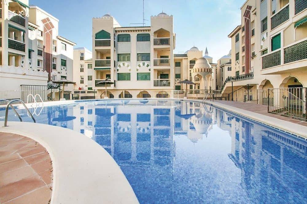 Entire apartment, Beautiful apartment in  residence with swimming pools, 10mn  from the beaches. in Santiago Bernabeu, Santa Pola