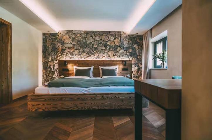 Holiday apartment for 12 people, with view and pool as well as garden, with pets - 1