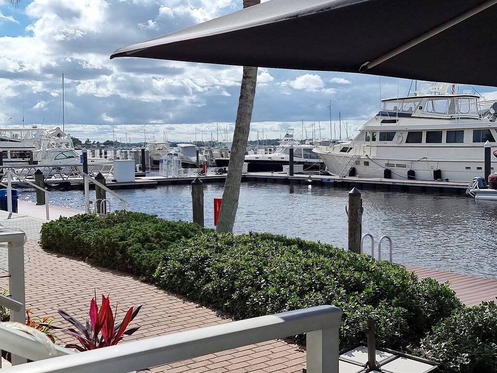 Beautiful Home in East Port St Lucie. Heated and Screened Saltwater Pool in Port St. Lucie, St. Lucie County