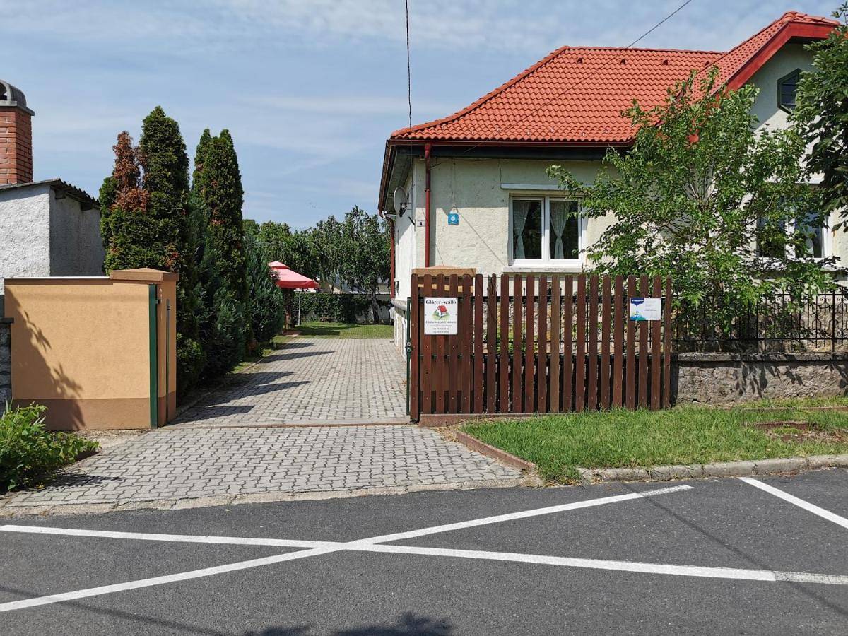 Glázer Szállás in Toppoltz, Balaton Region