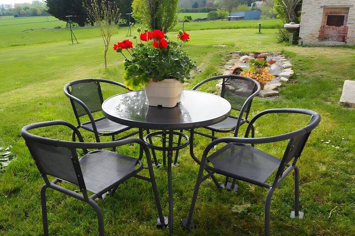 Location de vacances pour 2 personnes, avec terrasse et jardin à Saint-Hilaire-la-Palud