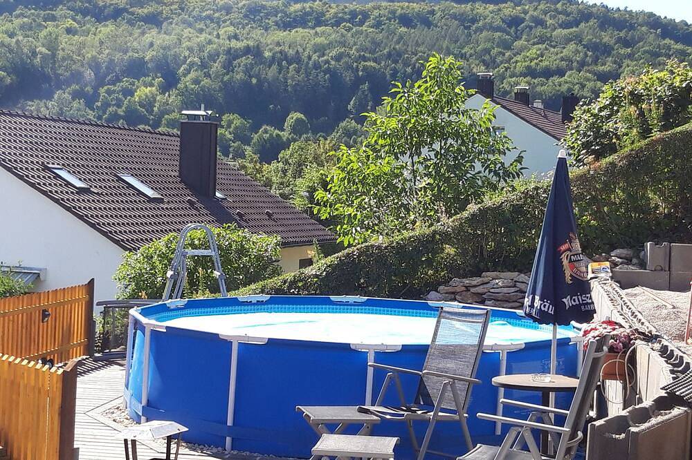 Apartamento entero, Acogedor apartamento con rutas de senderismo cercanas in Ebermannstadt, Franconia Suiza