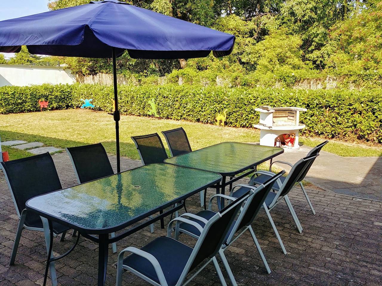 Ganze Wohnung, Gästehaus Koblenz - Dachgeschoss für bis zu 10 Personen mit Gartennutzung und Grill in Kesselheim, Koblenz