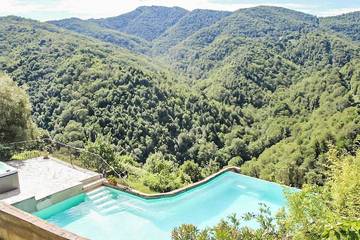 Gîte pour 4 personnes, avec balcon ainsi que piscine et jacuzzi à Carcheto-Brustico
