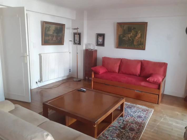 Apartamento entero, Apartamento en Saint-Jean-de-Luz con vistas a la montaña, terraza privada y Wi-Fi in San Juan de Luz, Region de Bayona