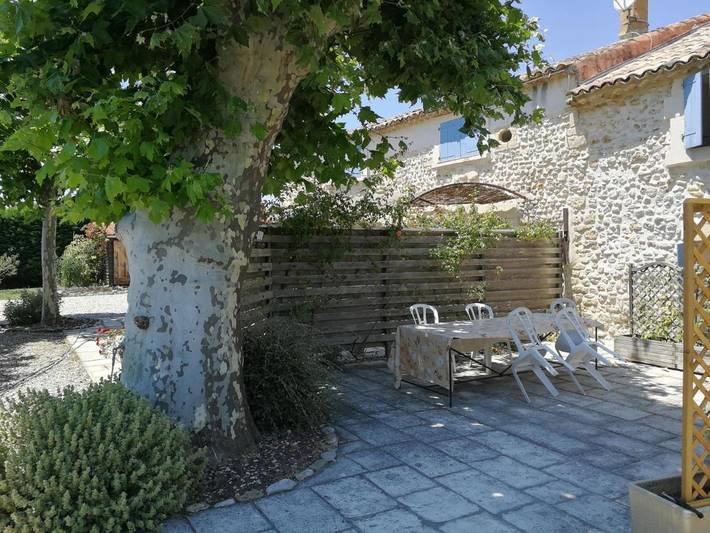 Gîte pour 7 personnes, avec piscine ainsi que jardin et jacuzzi à Richerenches - 4