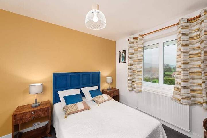 Location de vacances pour 4 personnes, avec jardin et piscine à Mesvres - 2