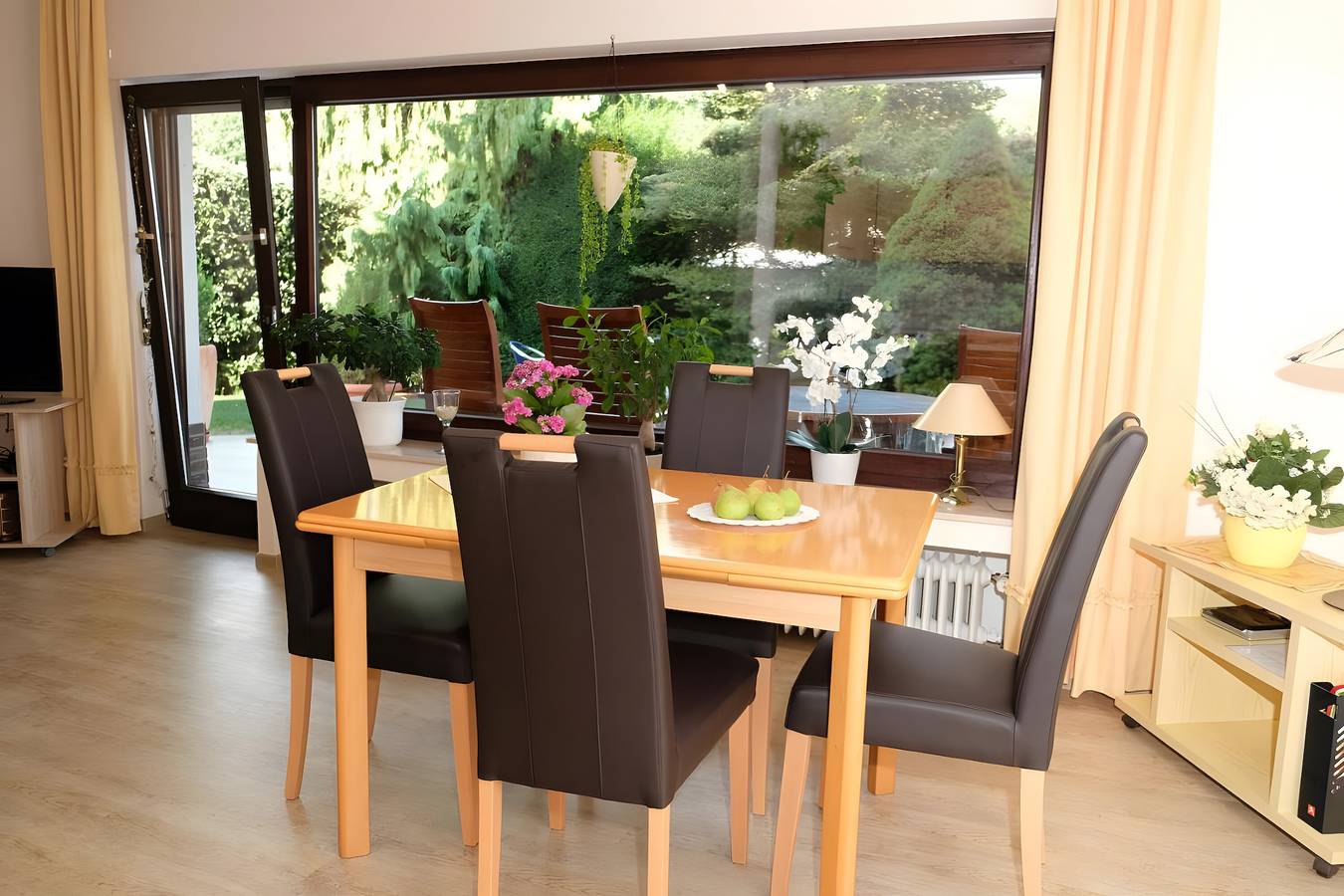 Ganze Wohnung, Ferienwohnung 'Poll' mit privater Terrasse, privatem Garten und Wi-Fi in Wimbach, Osteifel