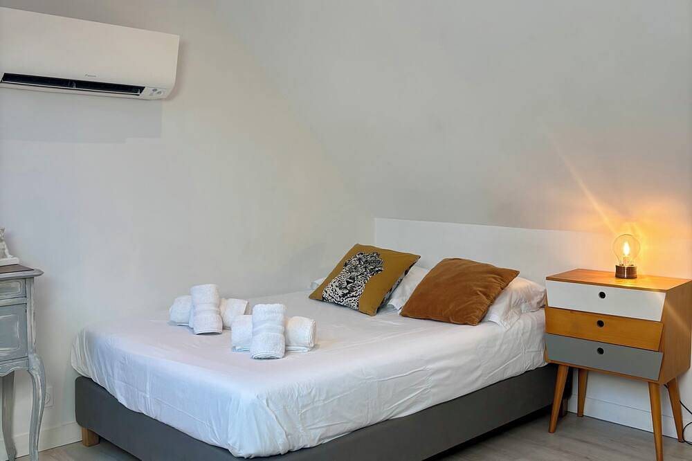 Apartamento entero, Casa Blum #4 - Studio climatisé, à 2 pas de la gare in Brive-la-Gaillarde, Brive-la-Gaillarde region