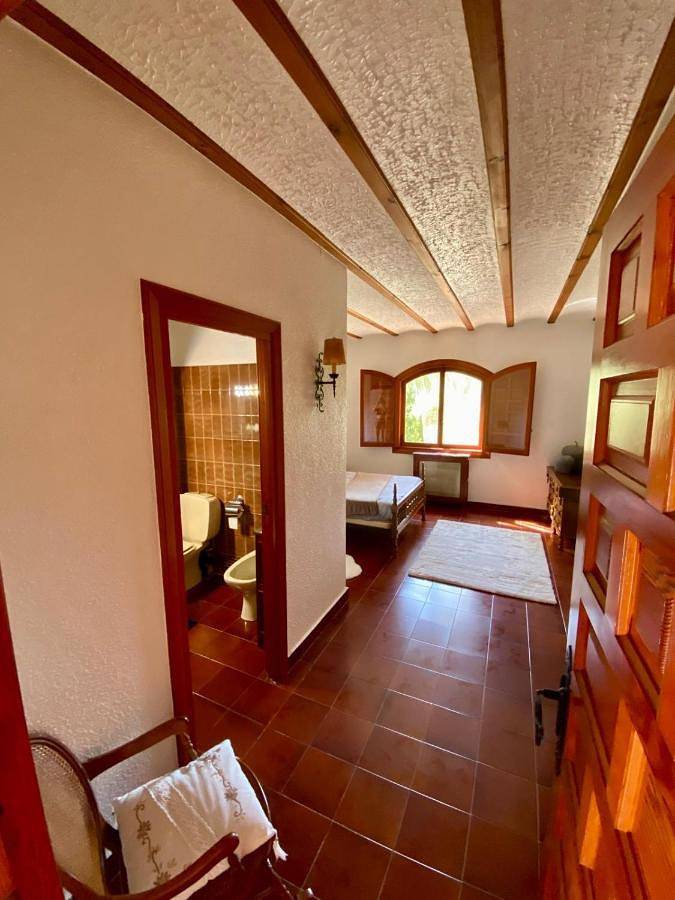 Gîte pour 20 personnes, avec terrasse ainsi que piscine et vue, animaux acceptés à Elda - 3