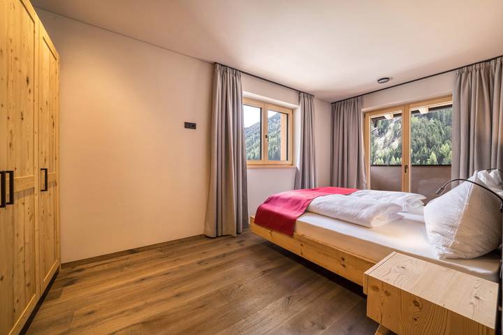 Entire apartment, Holiday Apartment "Seebrunn - Riemerbergl Alm" with Wide View, Wi-Fi and Terrace in Kuppelwies, Ulten