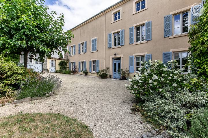 Gîte pour 14 personnes, avec Terrasse et Jardin