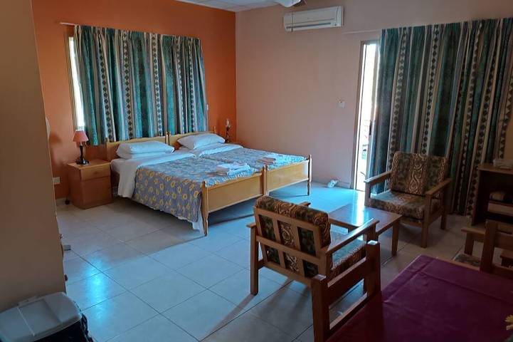 Gîte pour 2 personnes, avec jardin ainsi que piscine et balcon dans Πισσούρι - 2