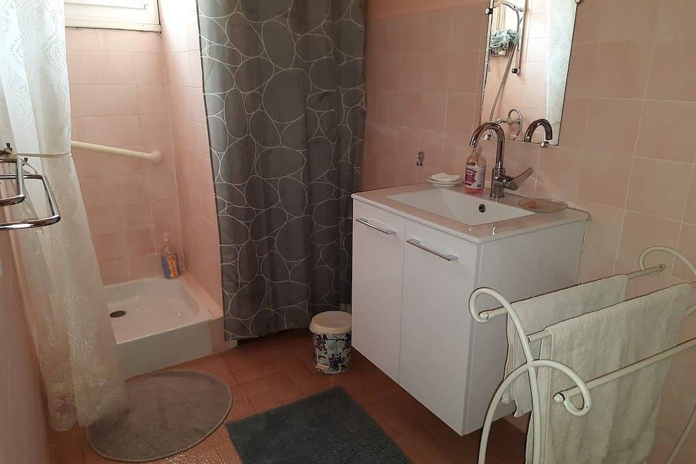 Ganze Wohnung, \"Rosa-Lina\" Apartment in a peaceful villa in the countryside. in Sapois (Jura), Französischer Jura