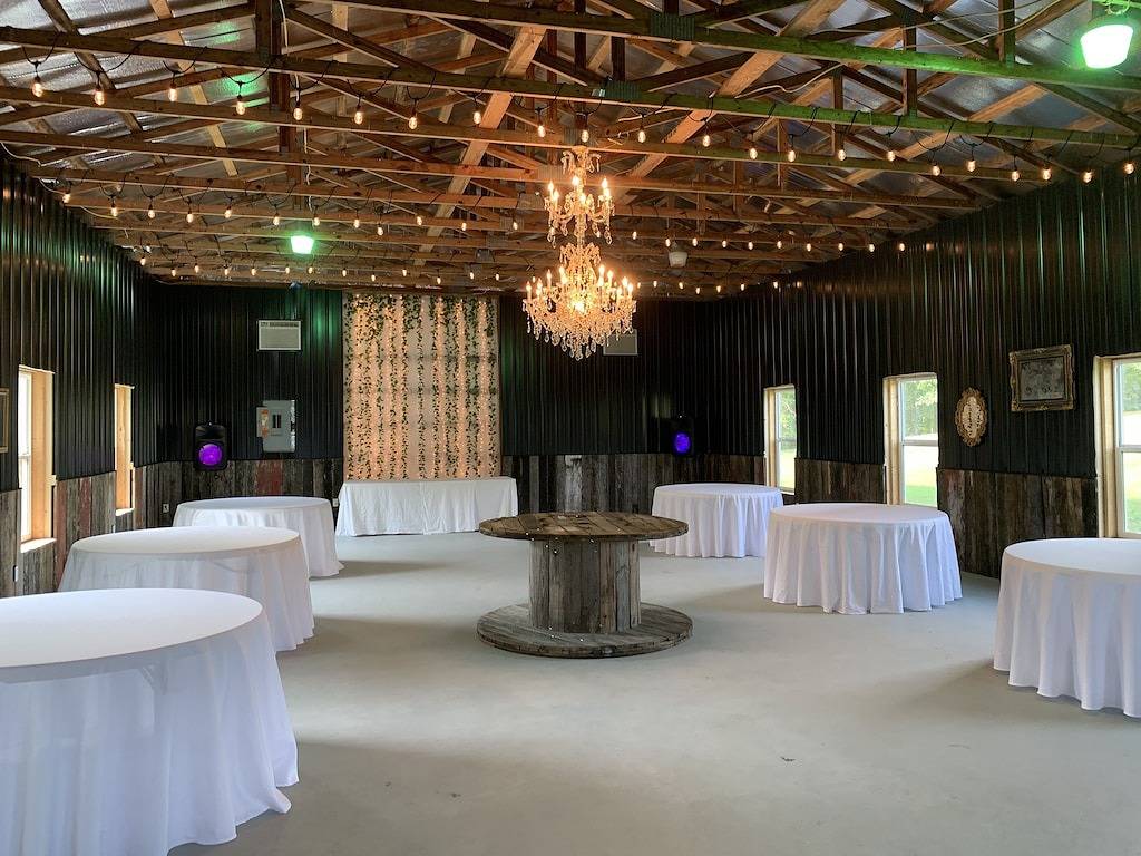 Blockhütte. 5 Meilen (Ky Lake), Kingsize-Bett, Whirlpool, Billardtisch, 1500 m² großer Veranstaltungsort! in Kentucky Lake