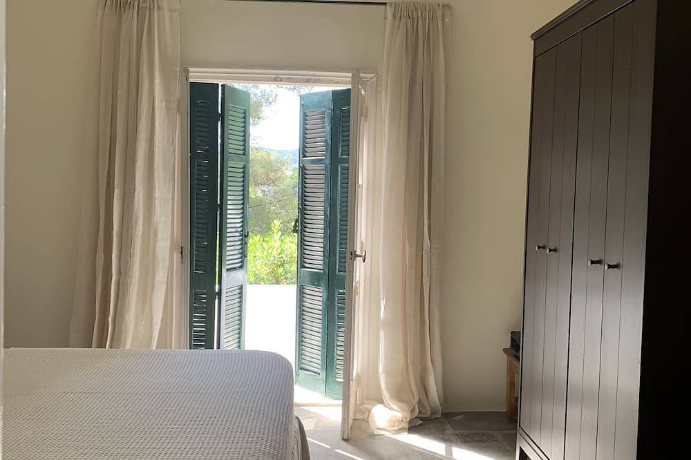 Discover Your Enchanting Retreat in Villa Rhodos Skiathos in Sporaderne