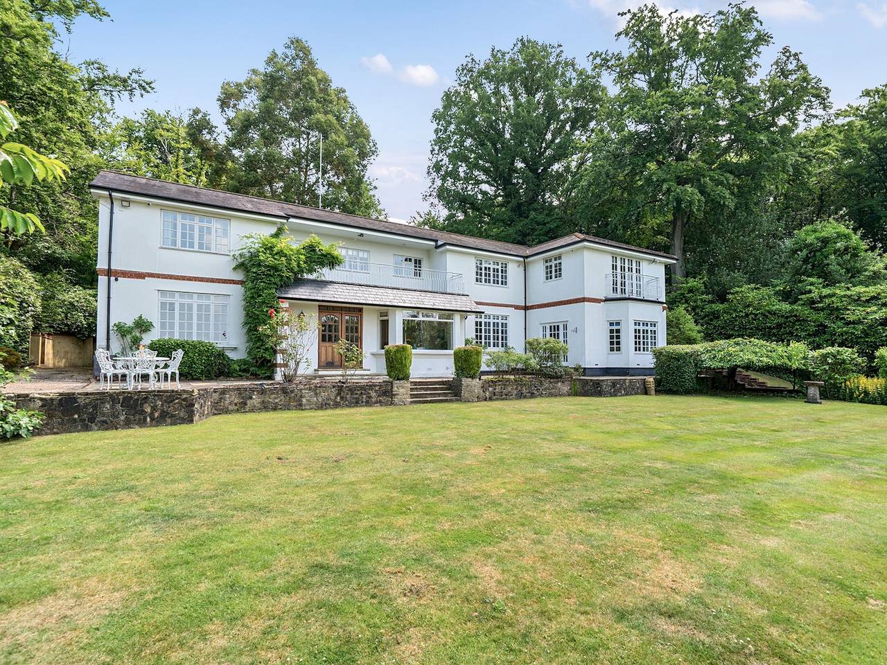 Pass the Keys | Surrey Retreat – 5Br Hidden Gem in Thorpe Park, Surrey