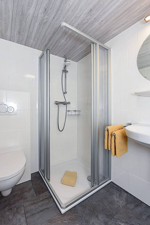 Pension Pradler - Doppelzimmer in Wittmund, Nordseeküste