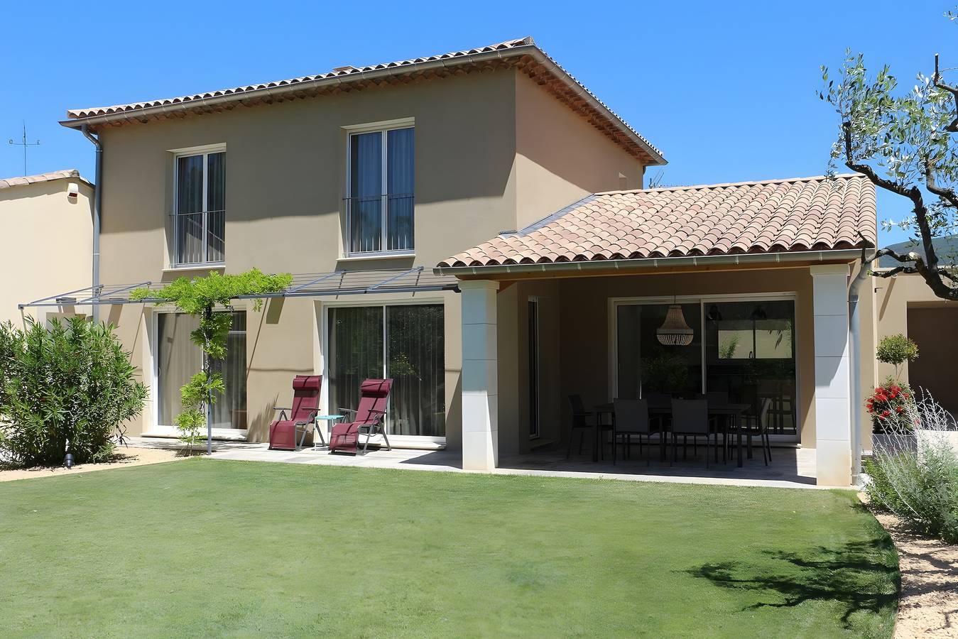 Ferienhaus 'Maison Les Hirondelles' mit Gemeinschaftspool, Wlan und Klimaanlage in Mirabel-aux-Baronnies, Nyons und Umgebung