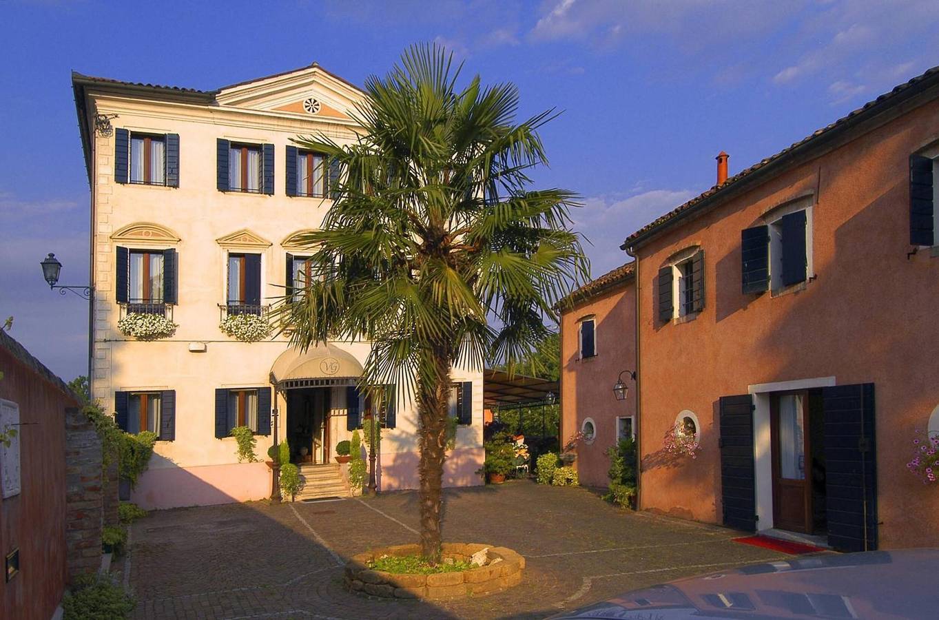 Camera 'Villa Goetzen - Singola' con Wi-Fi e aria condizionata in Dolo, Provincia di Venezia