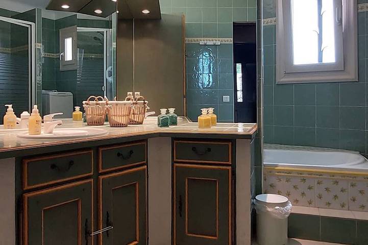 Location de vacances pour 4 personnes, avec jardin et terrasse à Tanneron - 4