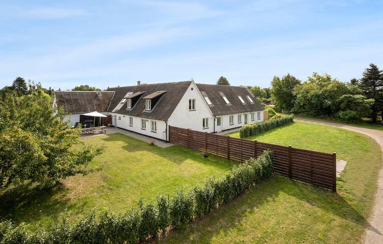 Holiday home for 18 people, with terrace and garden, with pets - 1