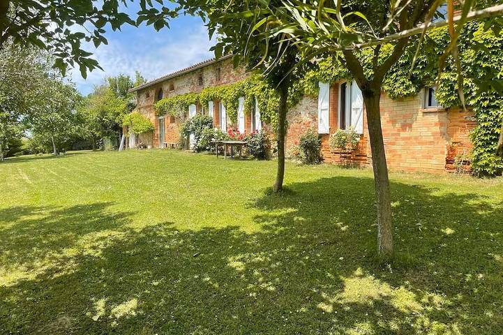 Gîte pour 8 personnes, avec Jardin