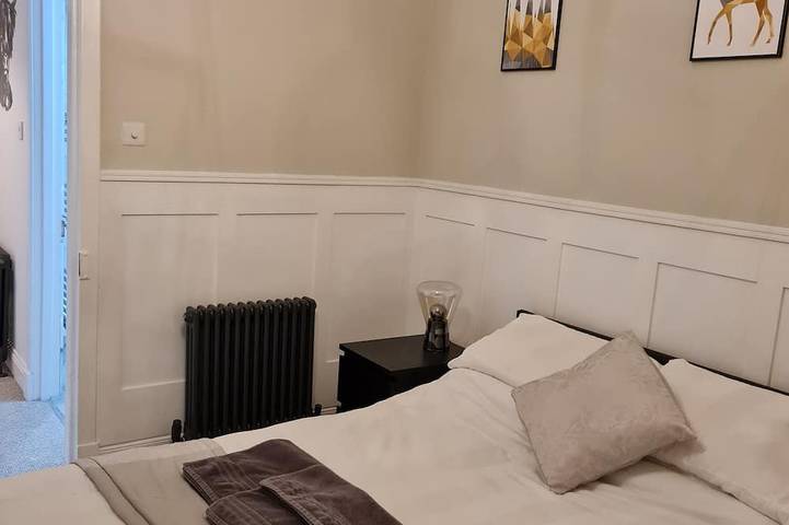 Cove Lochside Apartment with Sea and Sunset Views in Argyll & Bute
