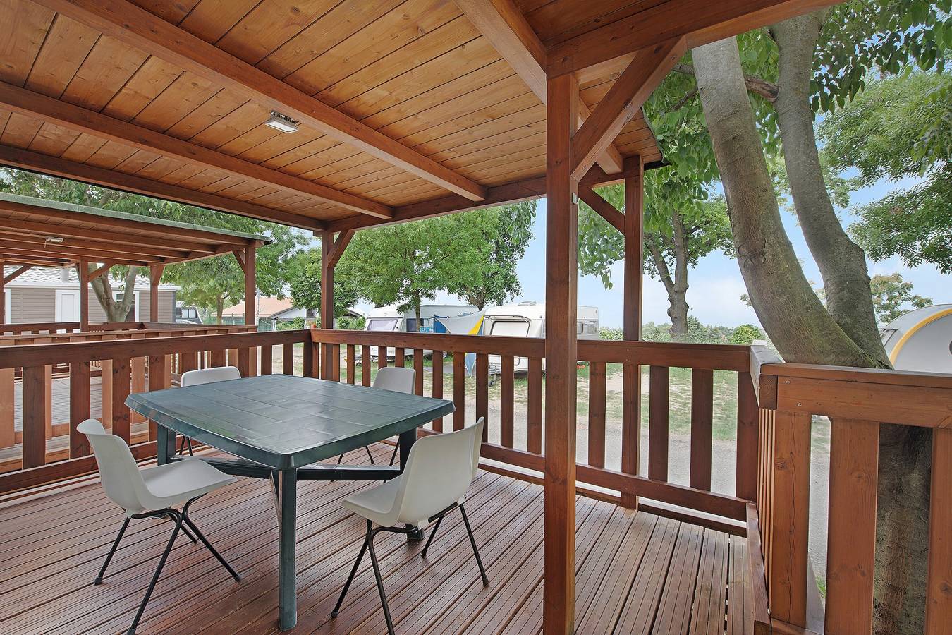 Ganze Wohnung, Ferienwohnung "Casa Mobile 16 Amici di Lazise" mit Seeblick, Pool und Klimaanlage in Lazise, Gardasee-Berge