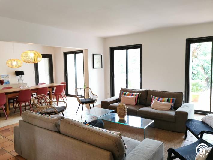 Gîte pour 10 personnes, avec terrasse et piscine, animaux acceptés à Le Soler - 2