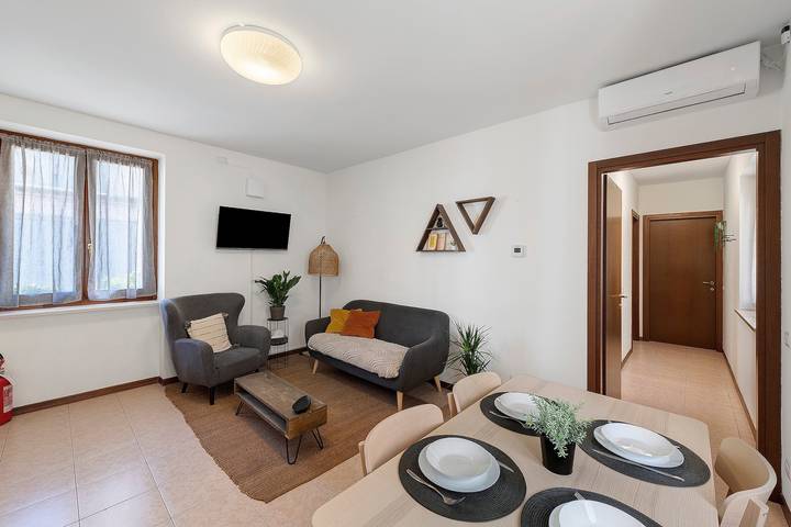 Beehome in Verona - Accogliente casetta al piano terra - Parcheggio gratis, Aria condizionata, Wifi in Verona, Prealpi Gardesane